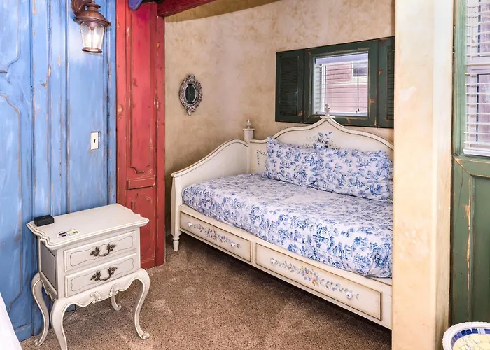 Adobe Grand Hotel 4*