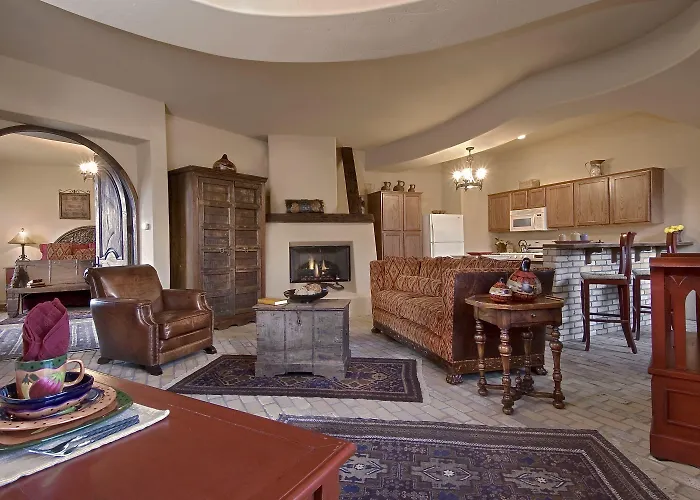 Adobe Grand Hotel 4*