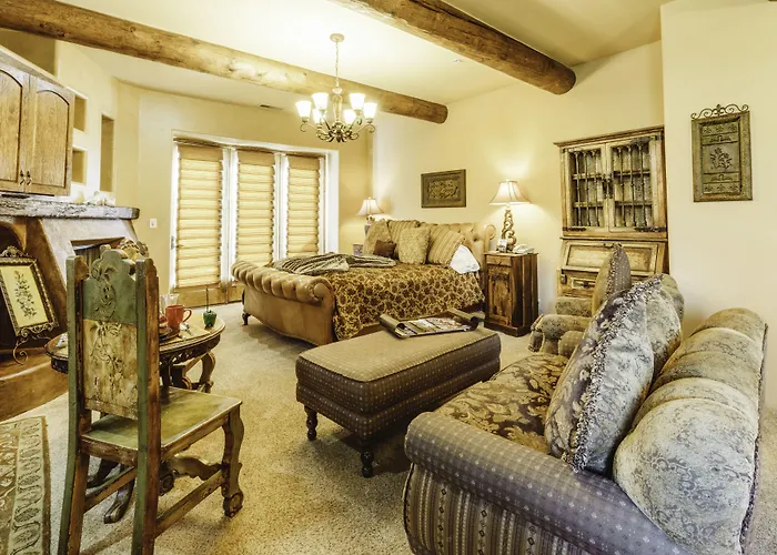 Hotel Adobe Grand